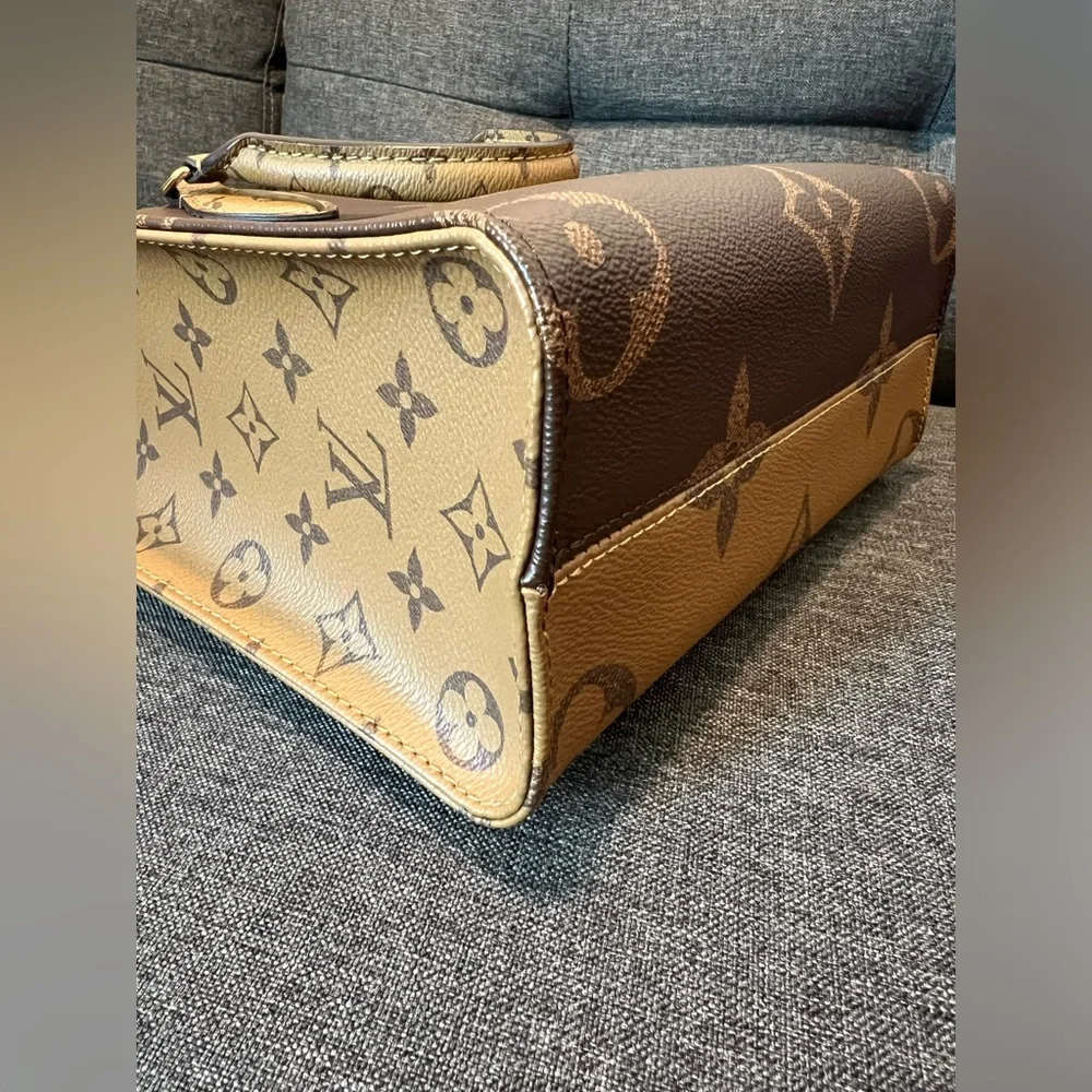 Louis Vuitton OntheGo PM monogram Reverse (Bag only) - Picture 5 of 14